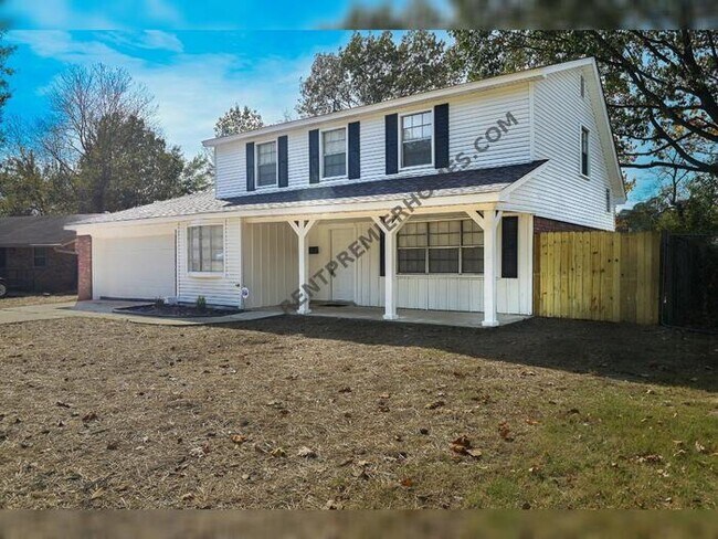 Building Photo - 5911 Chaucer Ln
