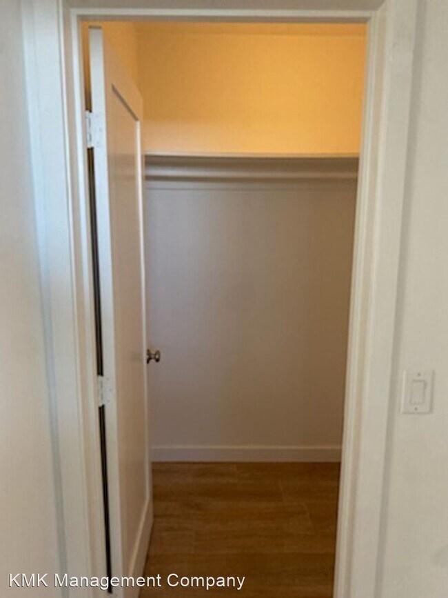 Building Photo - Studio, 1 bath Apartment - 2510 Pacific Av...