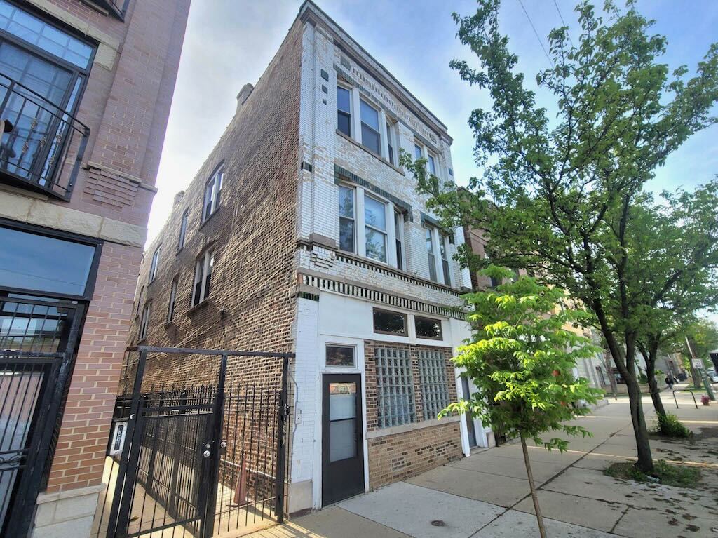 Primary Photo - 908 N California Ave