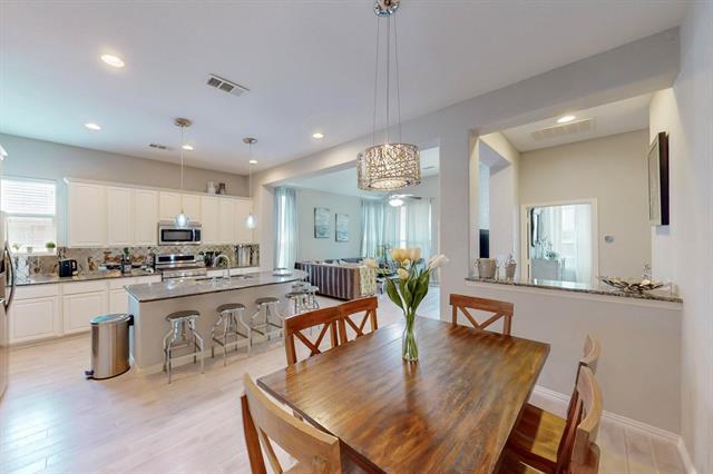 Foto del edificio - 2651 Lake Ridge Dr