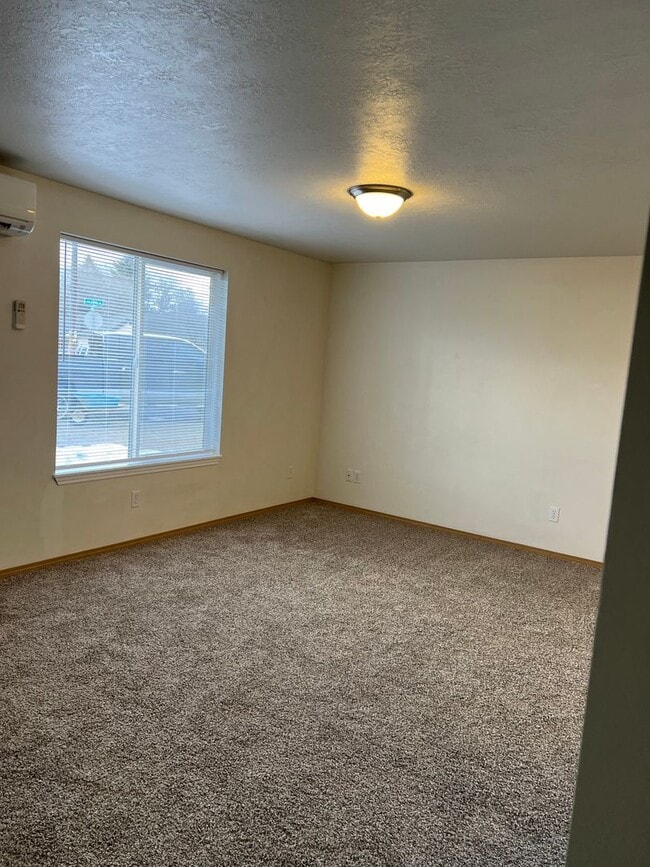 Foto del edificio - Duplex in SW Redmond