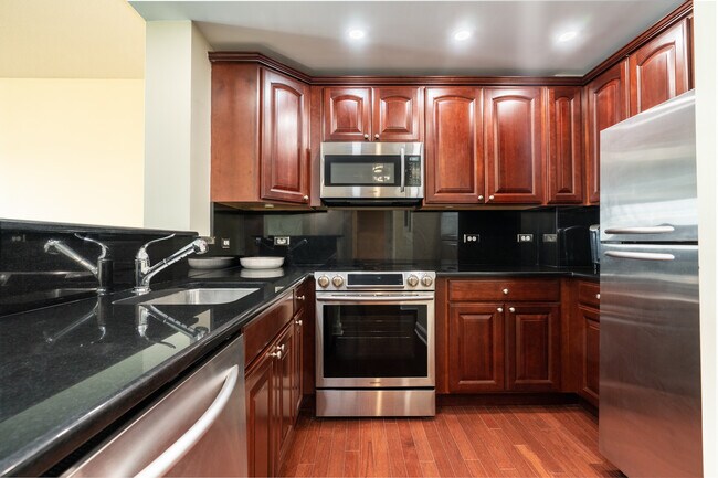 Kitchen - 5410 City Pl