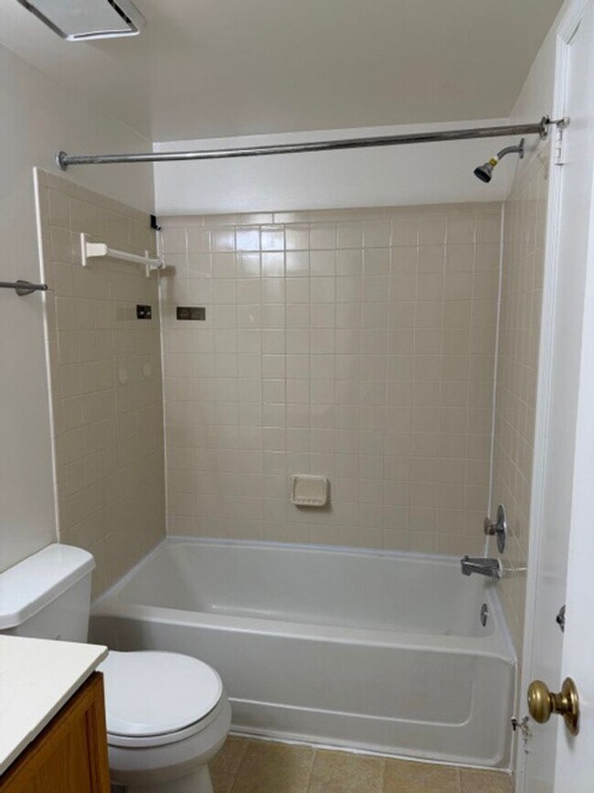 Foto del edificio - Charming 1 Bed 1 Bath Condo In Convenient ...