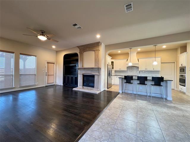 Building Photo - 2043 Loma Alta Dr