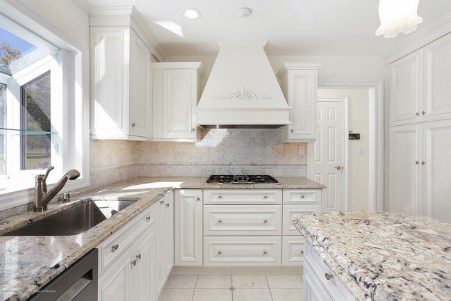 Building Photo - 28 Calder Ct