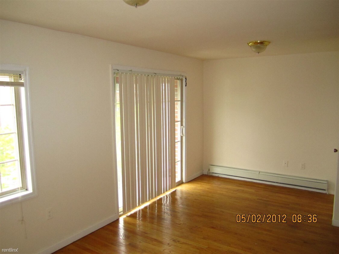 Foto principal - 11607 Myrtle Ave