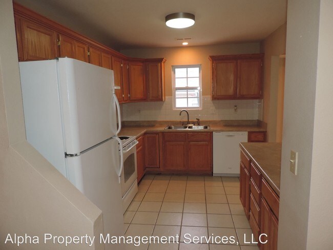 Building Photo - 107 SE 601st Rd
