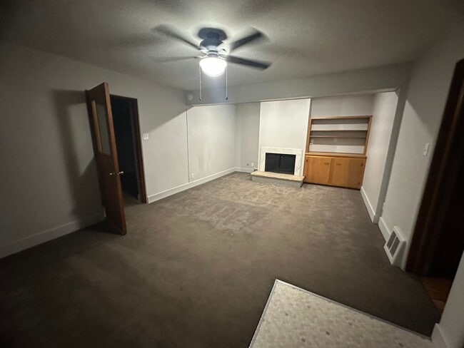 Foto del edificio - 400 Longs Peak Ave