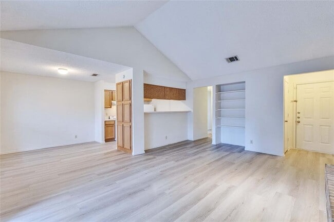 Building Photo - 11900 Alpheus Ave