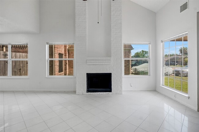 Building Photo - 13718 Vira Ln