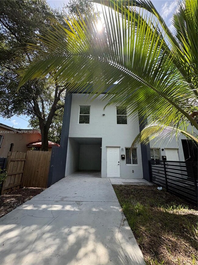 Building Photo - 5129 NW 5th Ave