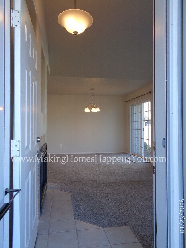 Building Photo - 7475 Parkplace Dr NE