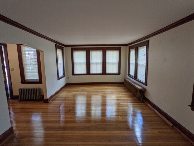 Foto del edificio - 74 Colborne Rd