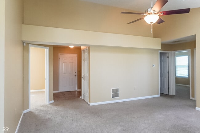 Foto del edificio - 2245 Valley Creek E Ln