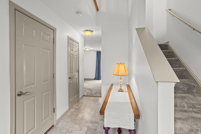 Building Photo - 14 Indiana Cir