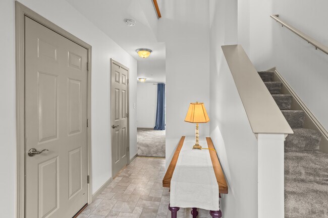 Foto del edificio - 14 Indiana Cir