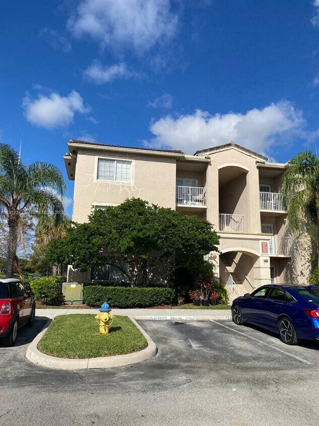 Foto principal - 5001 Wiles Rd