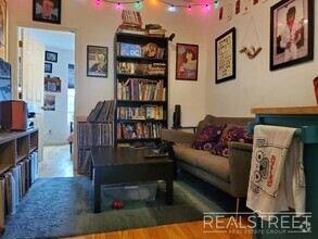 Building Photo - Spacious 2BR Apt in Red Hook