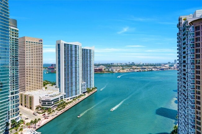 Foto del edificio - 465 Brickell Ave