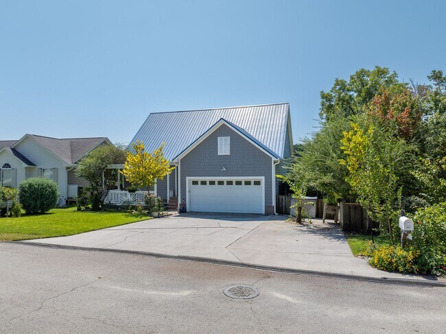 Building Photo - 645 Riva Ridge Rd