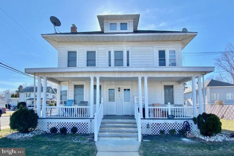 Primary Photo - 62 W Railroad Ave