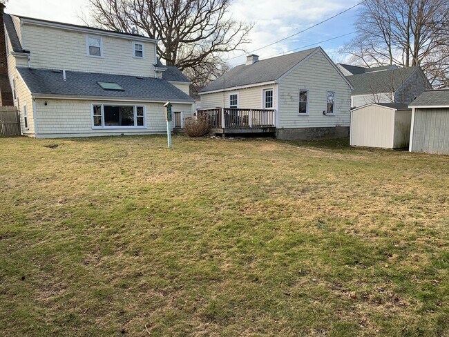 Foto del edificio - 233 N Fenner Ave