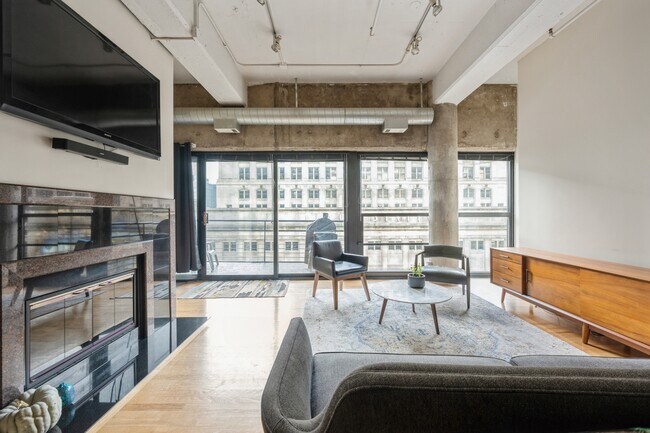 Foto del edificio - 130 S Canal St