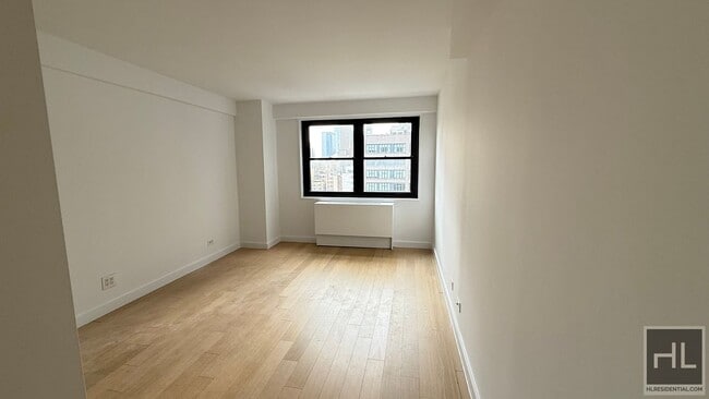 Building Photo - East 39th Street