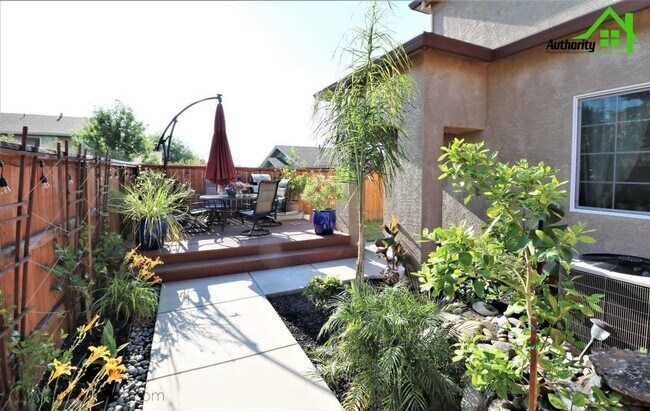 Foto del edificio - 671 Mission De Oro - Awesome yard with a d...