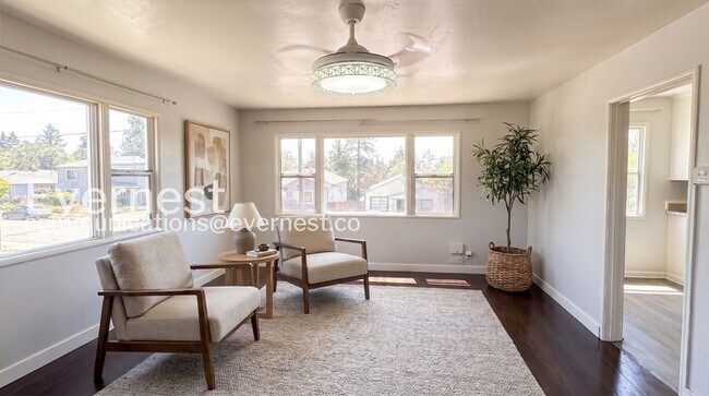 Foto del edificio - 6618 Laird Ave