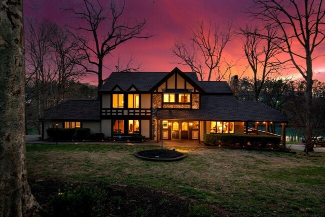 Foto del edificio - 1035 Panther Creek Rd
