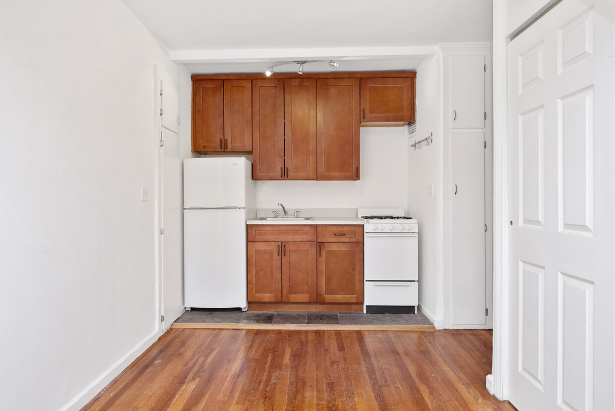 Building Photo - 145 72nd St