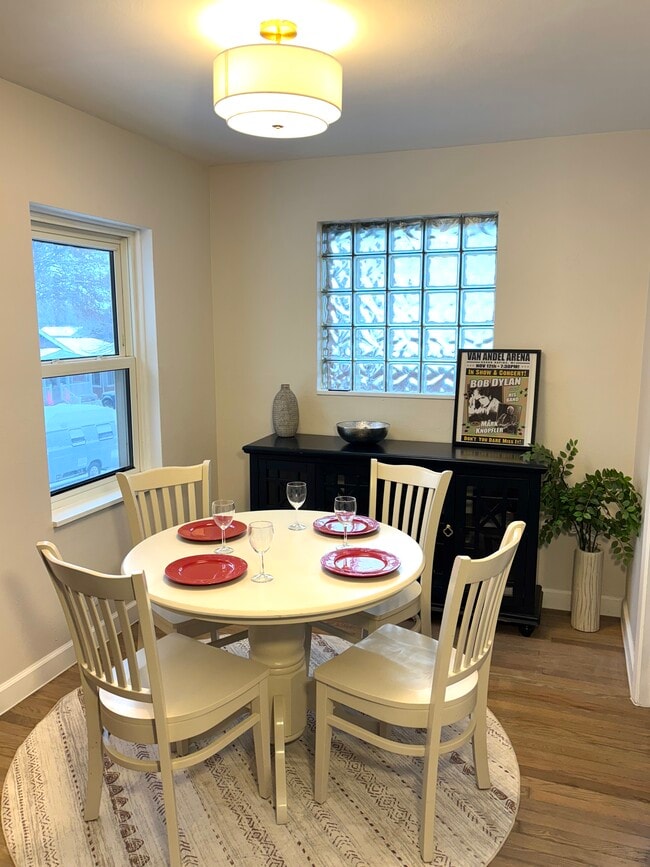 Building Photo - 5025 Lenox Ave