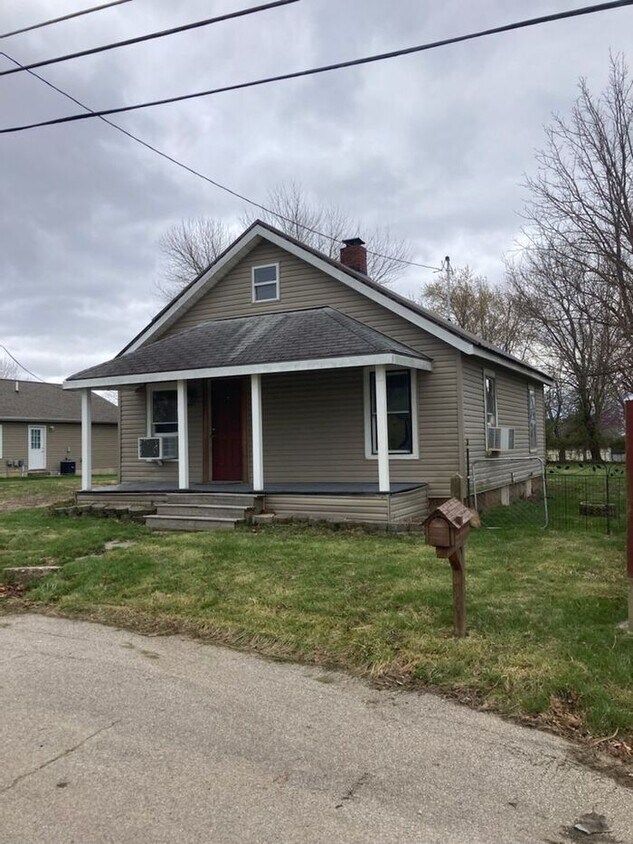 114 Oak St, Sullivan, MO 63080 House Rental in Sullivan, MO