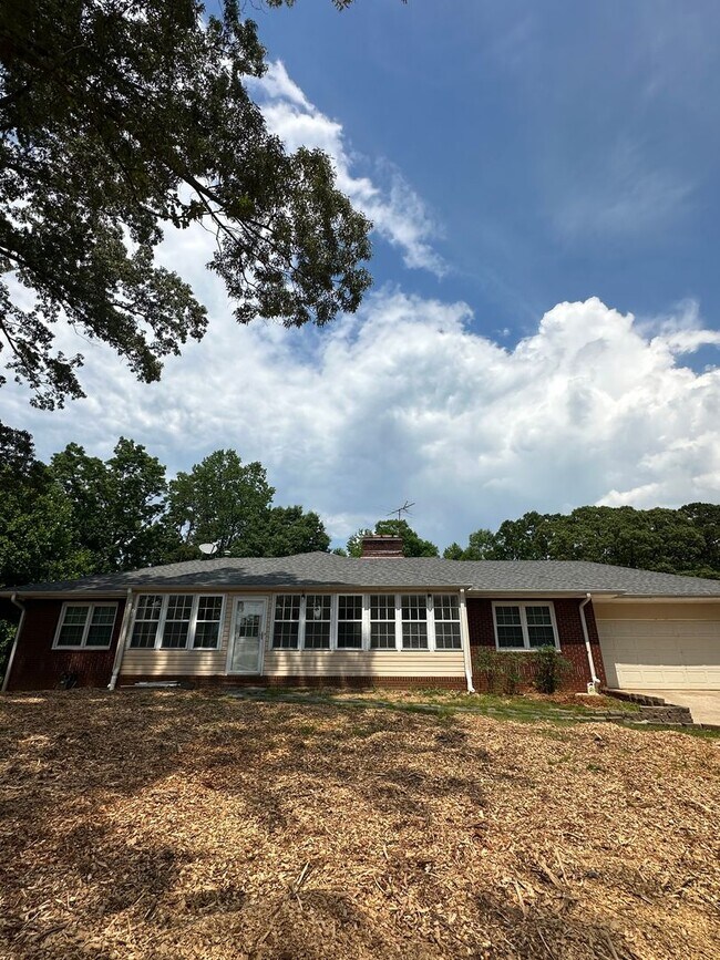 Foto del edificio - 3 Bedroom Ranch in Gainesville!