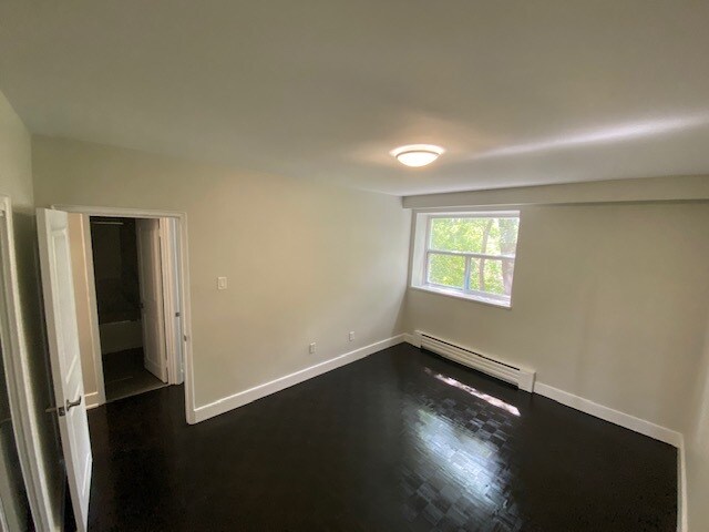 Photo du bâtiment - 2 Bedroom Unit with Den Lakeside Unit