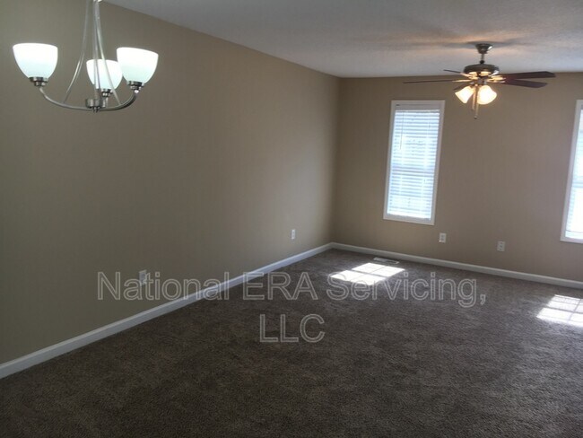 Foto del edificio - 753 Newport Dr