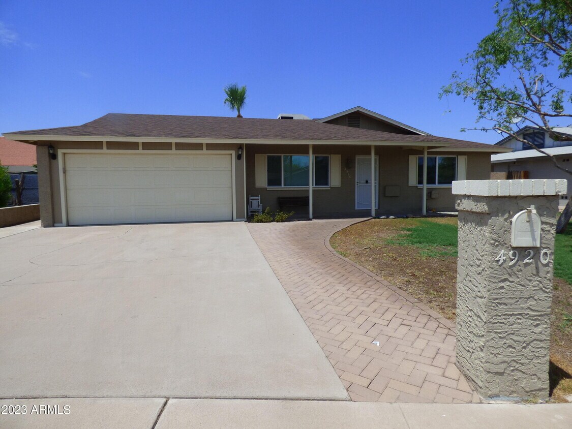 Primary Photo - 4920 S Taylor Dr