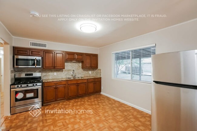 Building Photo - 223 W Gary Way