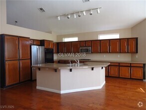 Building Photo - 1108 Ventura Hills St