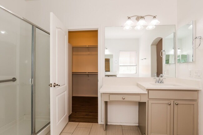 Foto del edificio - 12625 W Cercado Ln