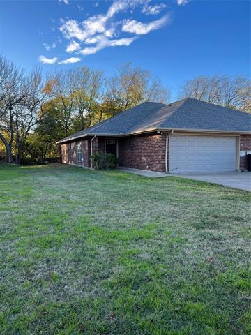 Primary Photo - 106 Honey Bee Dr