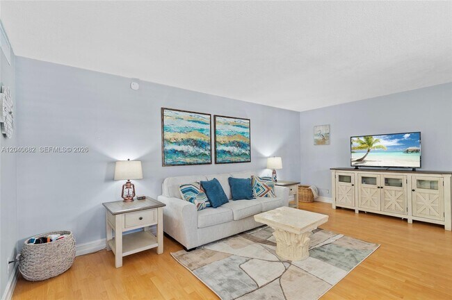 Foto del edificio - 2424 NE 9th St