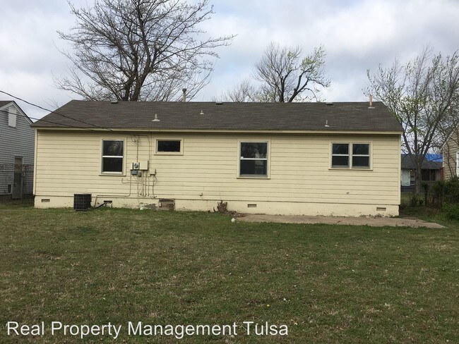 Building Photo - 4327 N Frankfort Ave