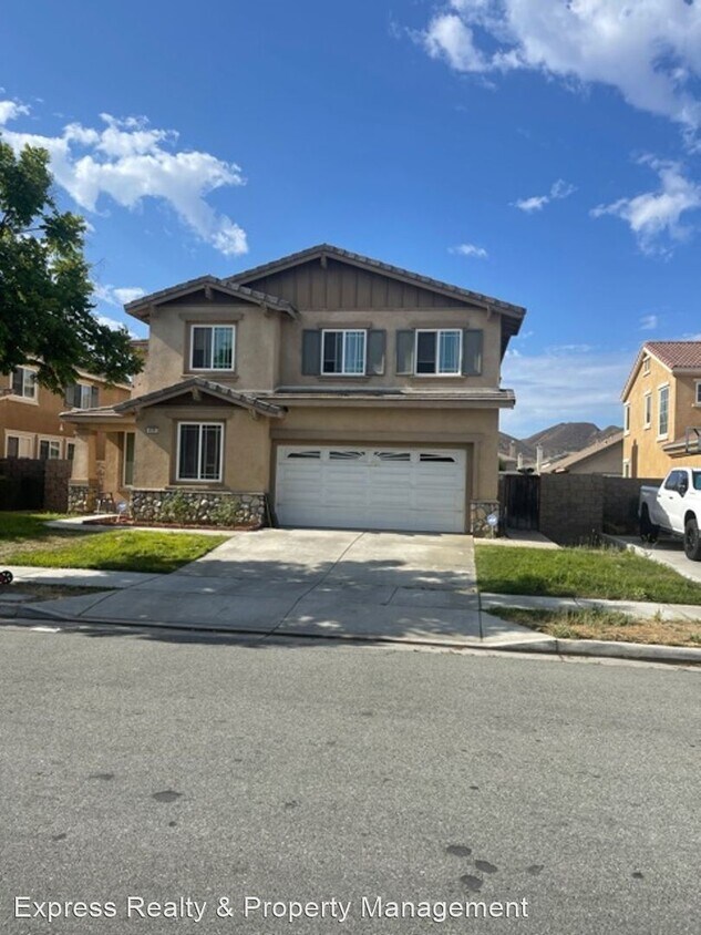 Foto del edificio - 5 br, 3 bath House - 4695 Shasta Blue Ln
