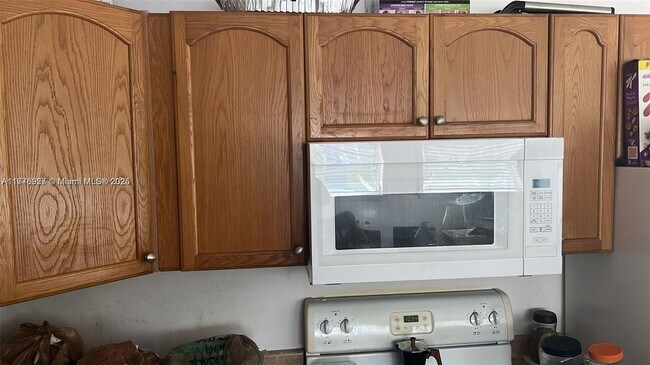 Foto del edificio - 7304 SW 82nd St