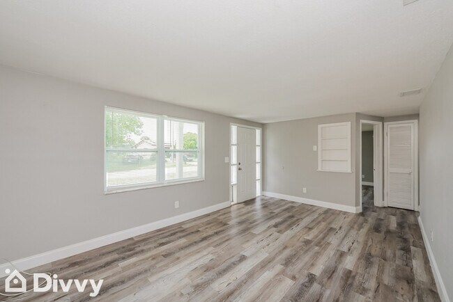 Building Photo - 3342 Rosefield Dr