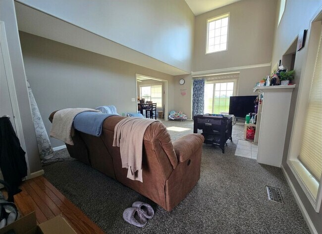 Foto del edificio - 3 Bedroom Duplex in Normal!
