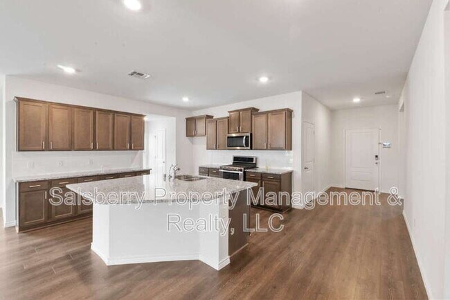 Foto del edificio - 503 Willow View Way