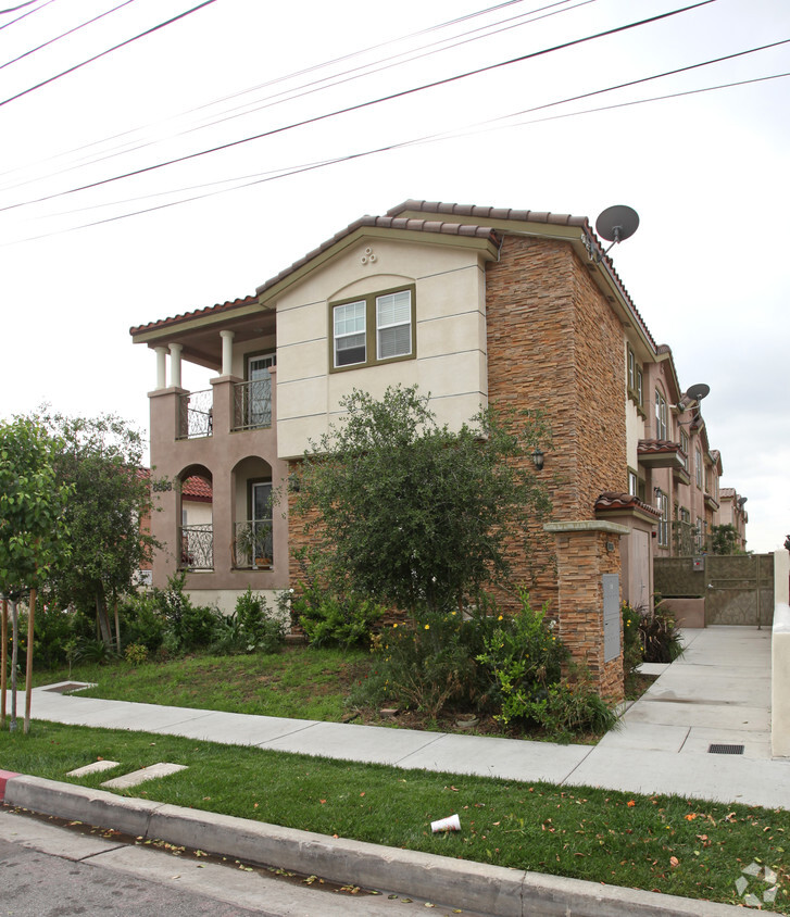 Building Photo - 8858 Marshall St